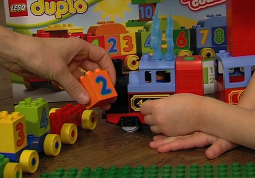 VIDEO: Žaidimai su Lego Duplo kaladėlėmis: V pamoka "Mokomės skaičiuoti"