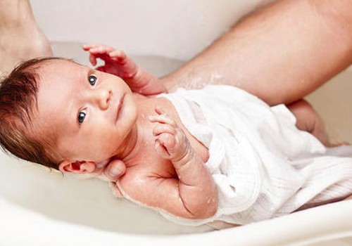 Kaip maudyti mažylį: atmintinė tėčiams