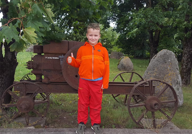Aidas nekantrauja keliauti į pirmą klasę!