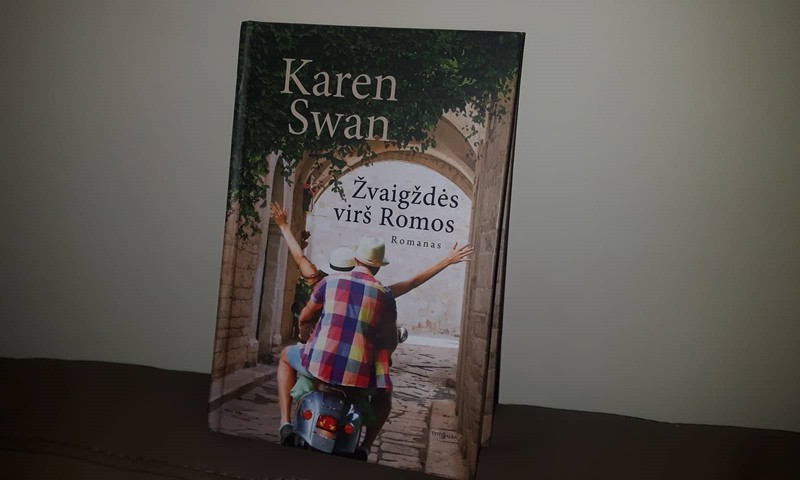 Karen Swan romanas "Žvaigždės virš Romos"