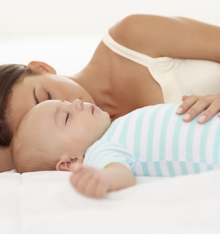 Miegas, kai laukiesi ar esi mama: kaip kokybiškai pailsėti?
