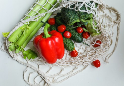 Atgaivina ne tik vanduo: 5 daržovės, kurias verta valgyti karštą vasaros dieną + 2 RECEPTAI