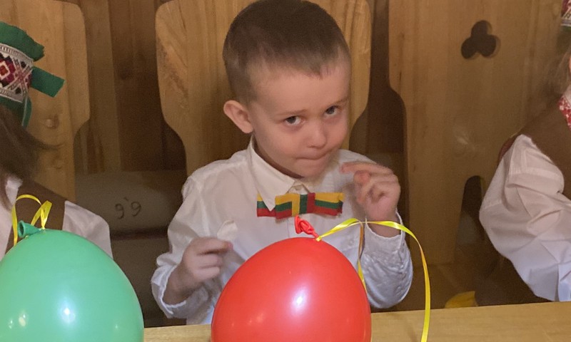 Su Vasario 16-ąja -su Lietuvos valstybės atkūrimo diena!