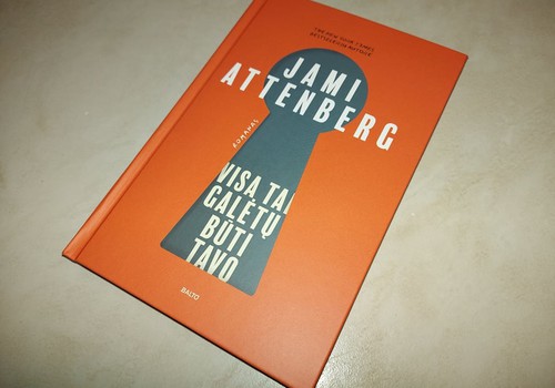Apie Jami Attenberg "Visa tai galėtų būti tavo"