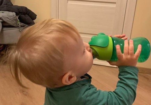 Išbandome Philips Avent puodelį su šiaudeliu