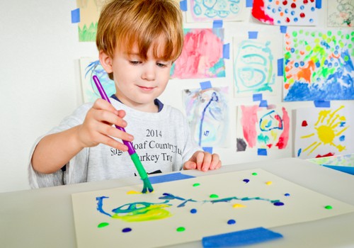 Psichologė: ką tėvams apie vaiką gali atskleisti jo piešiniai