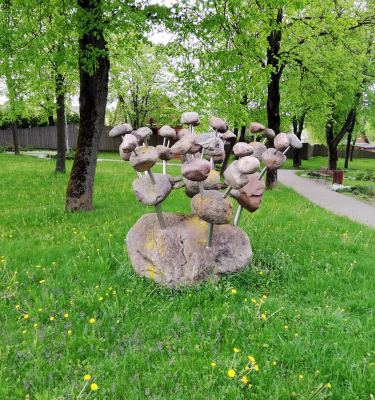 Vasaros gidas. Molėtų skulptūrų parkas.