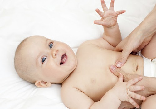 Kaip padėti kūdikiui, užklupus pilvo diegliukams?